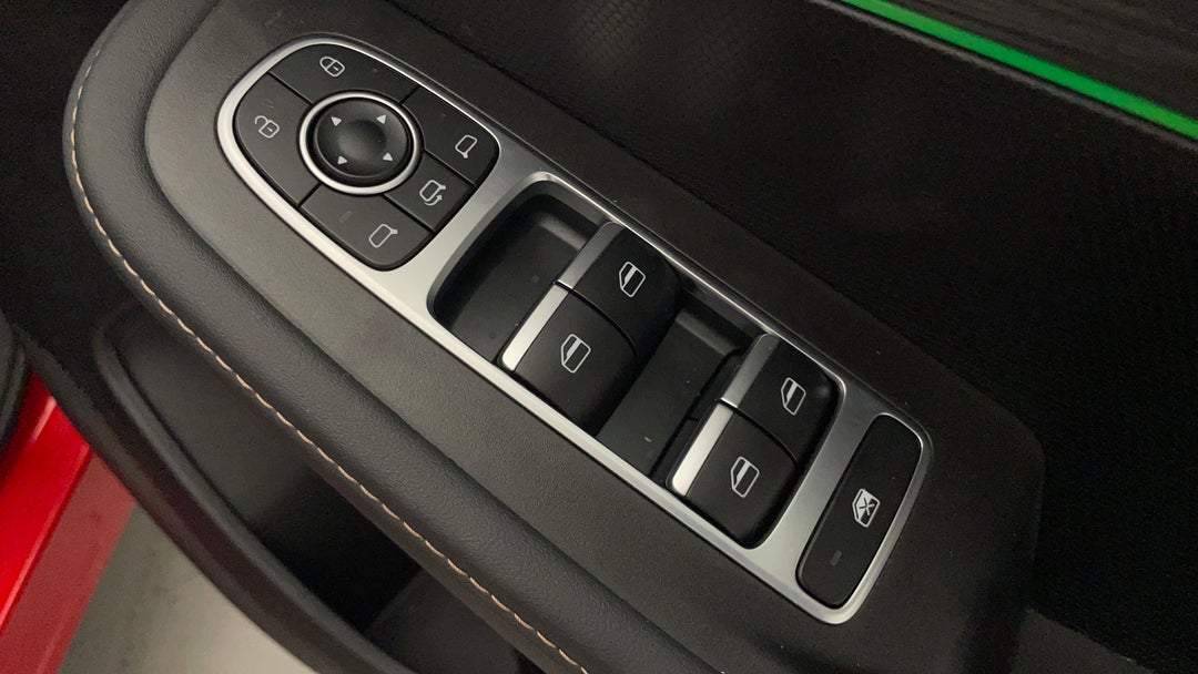 2024 Chery Omoda 5 Ex (high Version), Automatic, 9060 km, Drivers Side Door Panel Controls