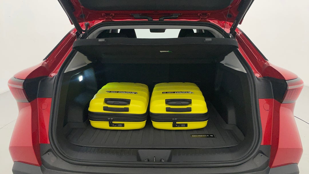 2024 Chery Omoda 5 Ex (high Version), Automatic, 9060 km, Boot Inside View with Luggage