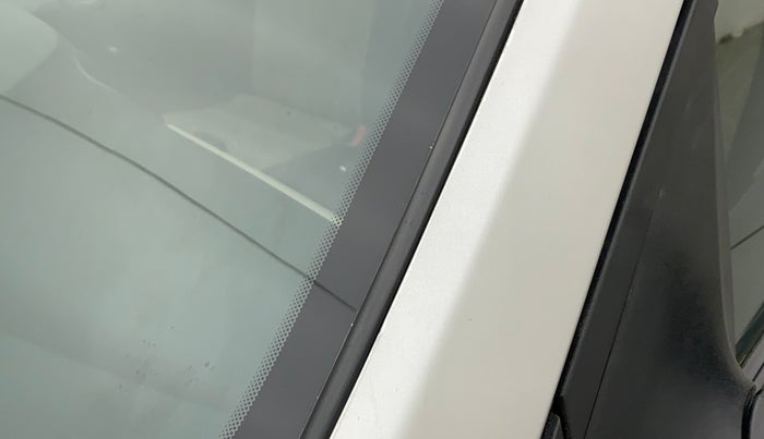 2016 Hyundai Grand i10 ASTA AT 1.2 KAPPA VTVT, Petrol, Automatic, 50,477 km, Left A pillar - Paint is slightly faded