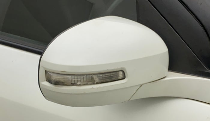 2012 Maruti Swift ZXI, Petrol, Manual, 70,054 km, Right rear-view mirror - Indicator light not working