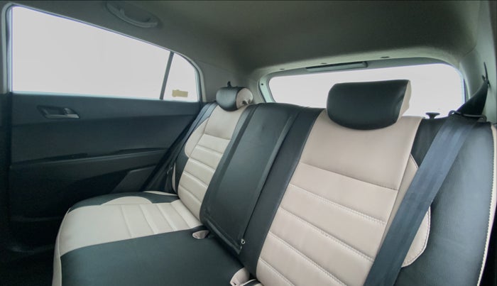 2017 Hyundai Creta 1.6 SX CRDI, Diesel, Manual, 1,23,087 km, Right Side Door Cabin View