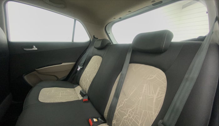 2015 Hyundai Grand i10 ASTA 1.2 KAPPA VTVT, Petrol, Manual, 31,857 km, Right Side Rear Door Cabin