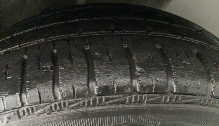 2015 Hyundai Grand i10 ASTA 1.2 KAPPA VTVT, Petrol, Manual, 31,857 km, Left Rear Tyre Tread