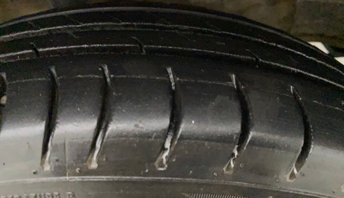 2012 Maruti Wagon R 1.0 LXI, Petrol, Manual, 99,964 km, Left Rear Tyre Tread