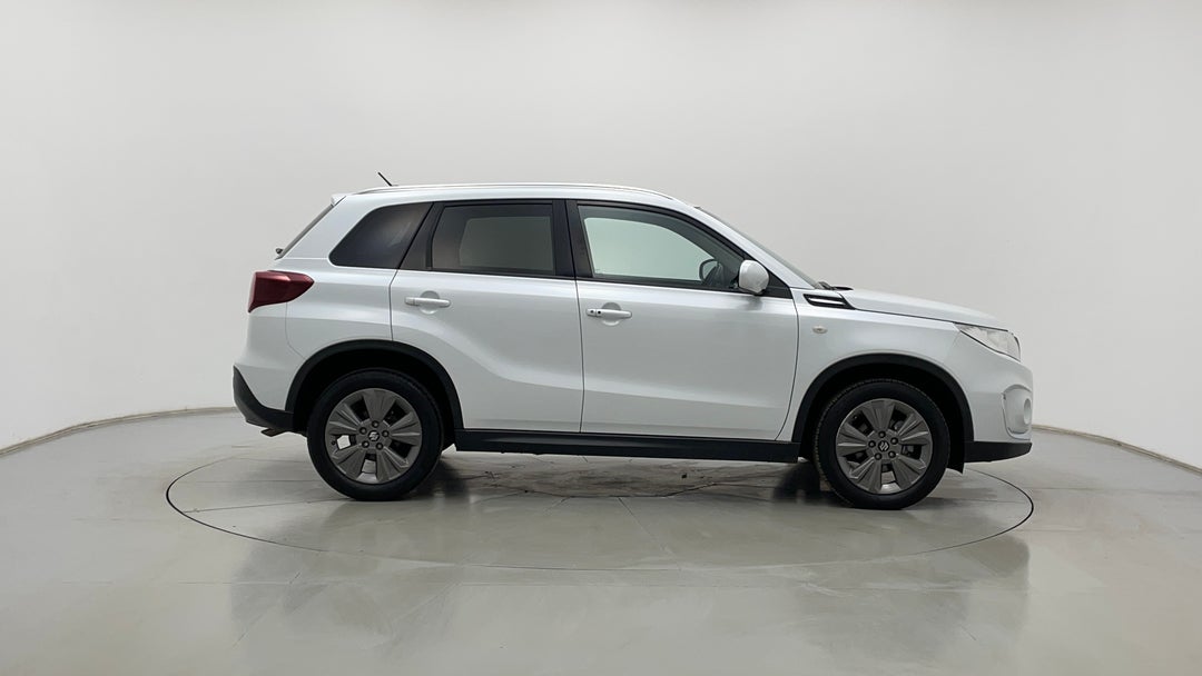 2022 Suzuki Vitara 1.6l, Automatic, 55127 km, Right Side View