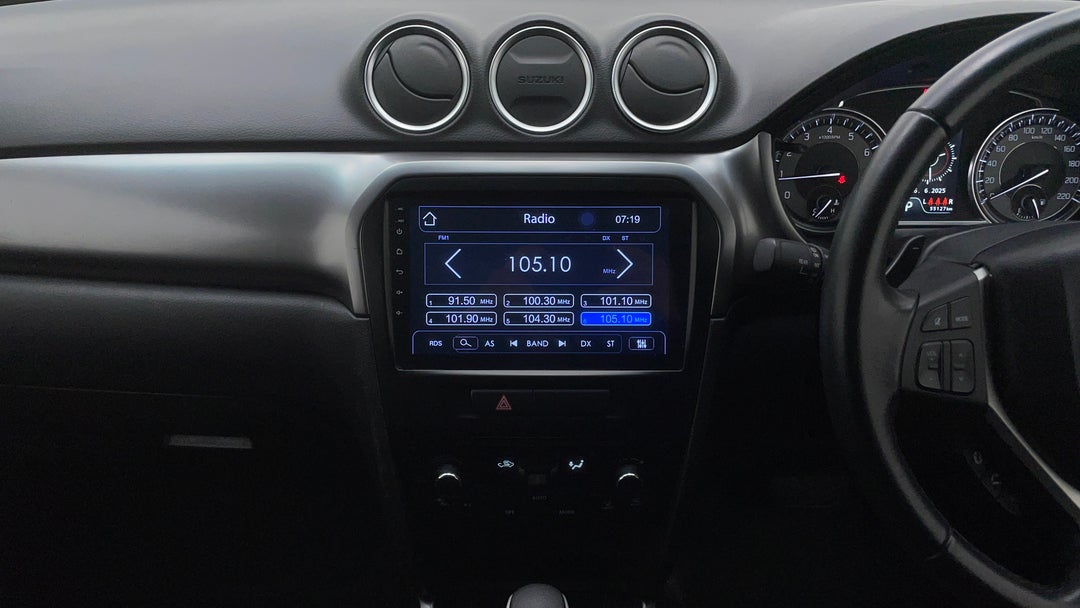 2022 Suzuki Vitara 1.6l, Automatic, 55127 km, Center Console