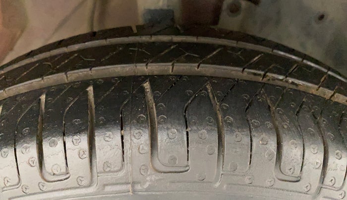 2015 Datsun Go Plus T, Petrol, Manual, 39,061 km, Right Front Tyre Tread
