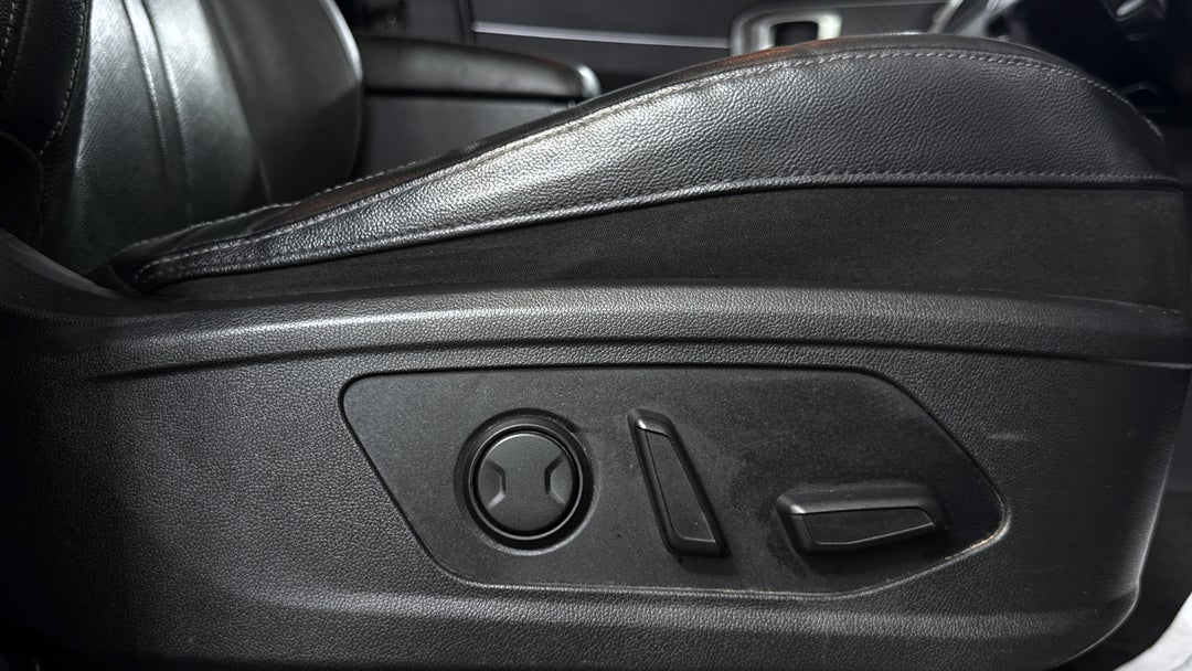 2020 Kia Sorento Sport+ 7 Seat, Automatic, 111002 km, Drivers Side Adjustment Panel