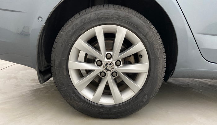 2018 Skoda Octavia LK 1.8 TSI AT, Petrol, Automatic, 90,553 km, Right Rear Wheel
