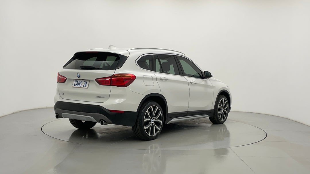 Right Back Diagonal (45- Degree) View