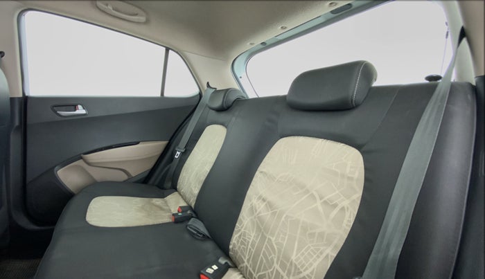 2015 Hyundai Grand i10 ASTA AT 1.2 KAPPA VTVT, Petrol, Automatic, 36,766 km, Right Side Rear Door Cabin