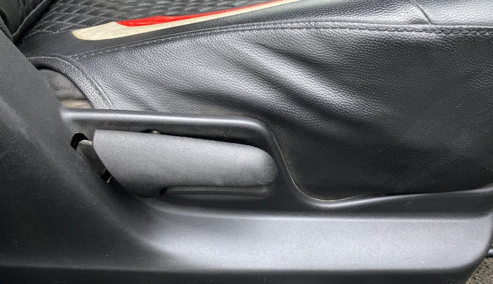 2016 Maruti Swift VXI, CNG, Manual, 52,878 km, Driver Side Adjustment Panel