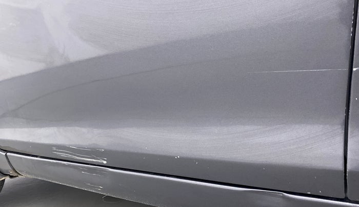 2016 Maruti Swift VXI, CNG, Manual, 52,878 km, Front passenger door - Minor scratches