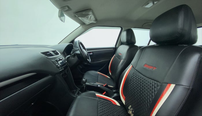 2016 Maruti Swift VXI, CNG, Manual, 52,878 km, Right Side Front Door Cabin