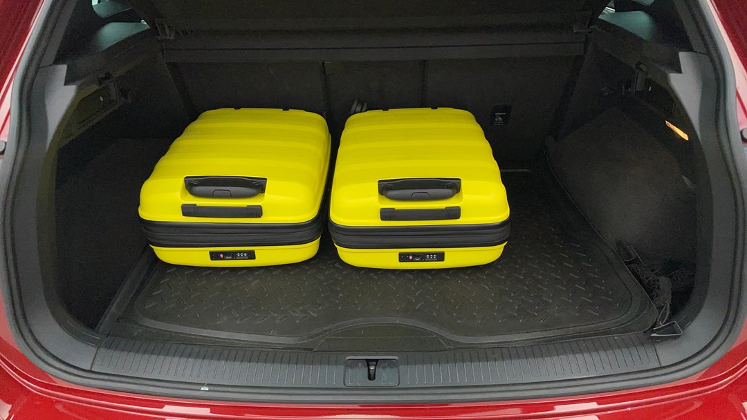 2017 Volkswagen Tiguan 162 Tsi Highline, Automatic, 83266 km, Boot Inside View with Luggage