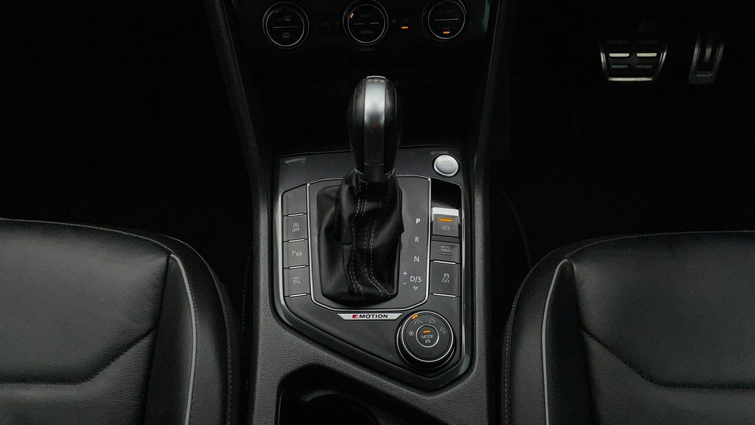 2017 Volkswagen Tiguan 162 Tsi Highline, Automatic, 83266 km, Gear Lever 