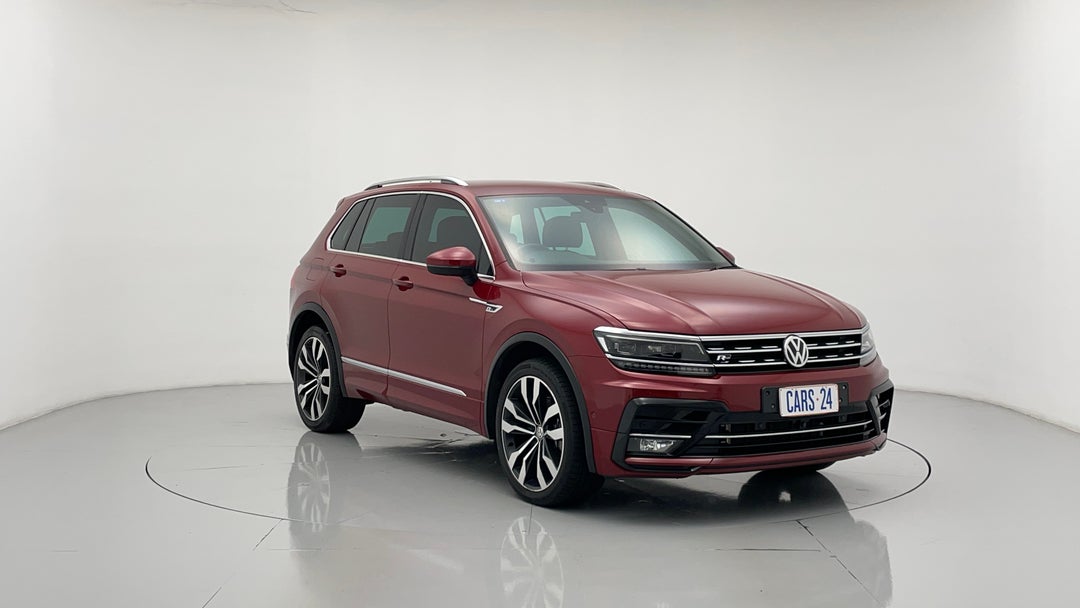 2017 Volkswagen Tiguan 162 Tsi Highline, Automatic, 83266 km, Right Front Diagonal (45- Degree) View