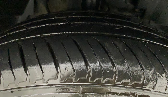 2019 Tata NEXON XM PETROL, Petrol, Manual, 78,644 km, Right Front Tyre Tread