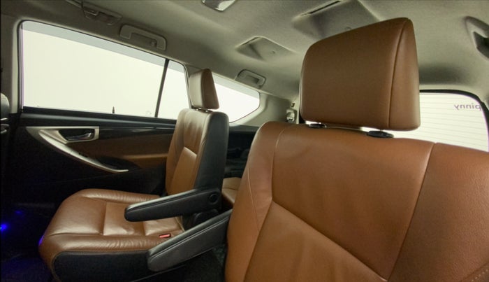 2016 Toyota Innova Crysta 2.7 ZX AT 7 STR, Petrol, Automatic, 1,05,130 km, Right Side Rear Door Cabin