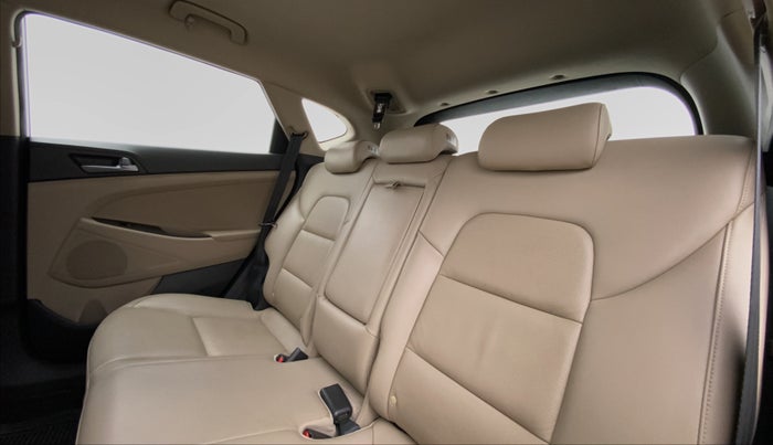 2016 Hyundai Tucson 2WD AT GLS DIESEL, Diesel, Automatic, 63,547 km, Right Side Rear Door Cabin