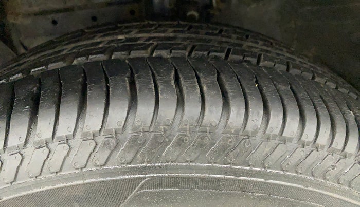 2018 Ford Ecosport TITANIUM 1.5L PETROL, CNG, Manual, 72,037 km, Left Front Tyre Tread