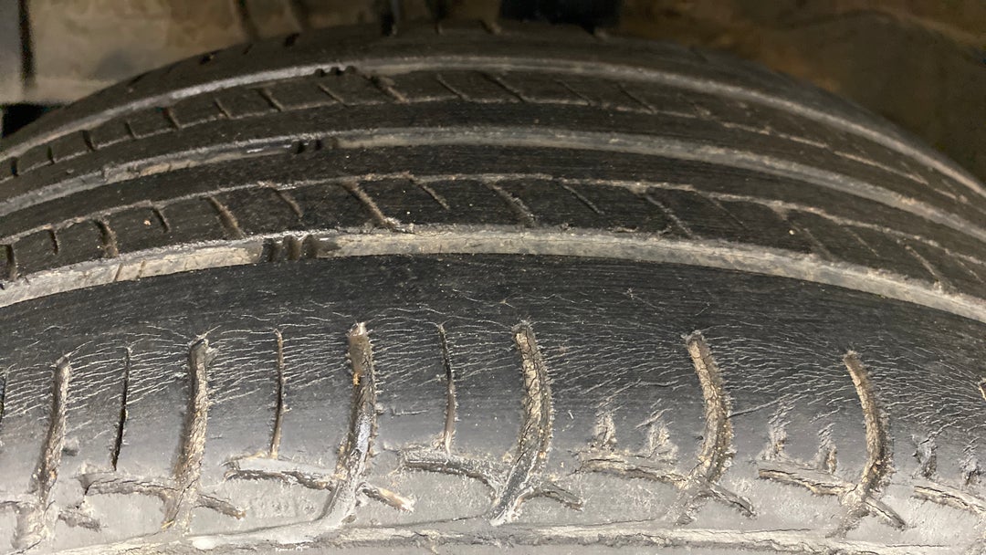 Left Front Tyre Tread