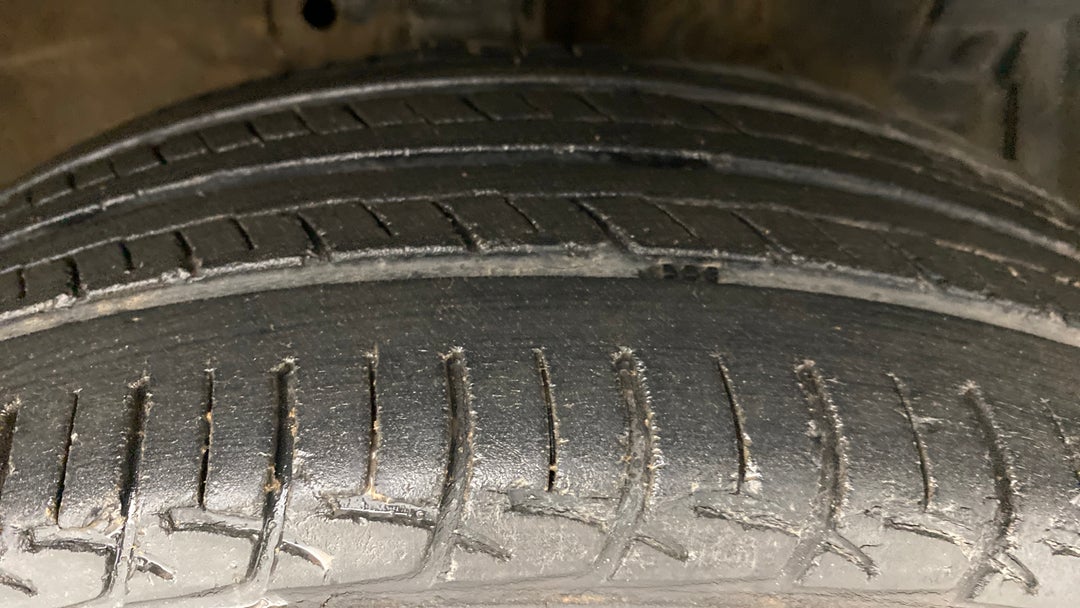 Right Front Tyre Tread