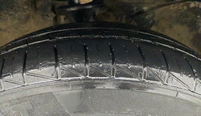 2021 Maruti Alto LXI CNG, CNG, Manual, 47,615 km, Right Front Tyre Tread