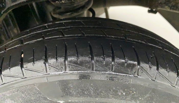 2021 Maruti Alto LXI CNG, CNG, Manual, 47,615 km, Left Rear Tyre Tread