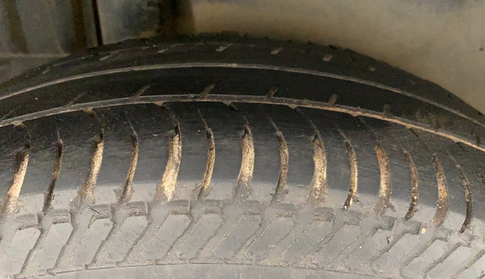 2012 Maruti Swift Dzire VXI, Petrol, Manual, 90,354 km, Right Rear Tyre Tread