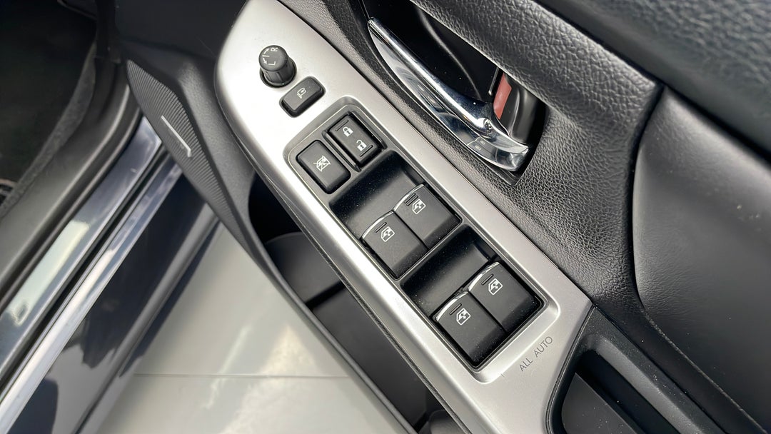 2017 Subaru WRX Premium (awd), Automatic, 112432 km, Drivers Side Door Panel Controls