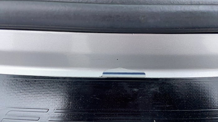 FORD EDGE-Bumper Rear Scratched