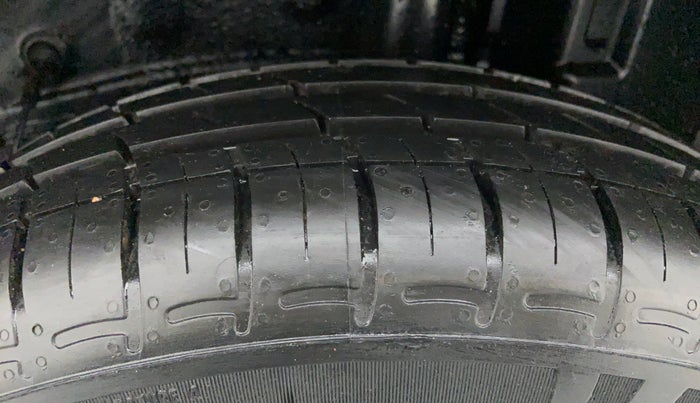 2012 Toyota Etios Liva GD, Diesel, Manual, 94,952 km, Left Rear Tyre Tread