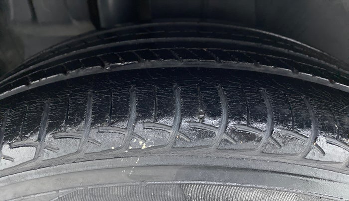 2018 Maruti Ertiga VDI SHVS, Diesel, Manual, 54,449 km, Right Rear Tyre Tread