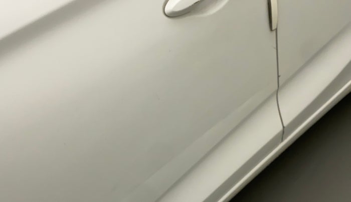 2018 Honda Amaze 1.2L I-VTEC V CVT, Petrol, Automatic, 66,032 km, Front passenger door - Minor scratches