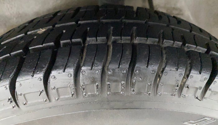2018 Maruti Alto 800 LXI, Petrol, Manual, 8,396 km, Left Front Tyre Tread