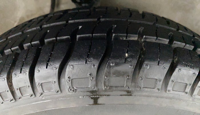 2018 Maruti Alto 800 LXI, Petrol, Manual, 8,396 km, Right Front Tyre Tread