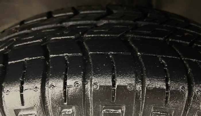 2015 Maruti Alto 800 LXI, Petrol, Manual, 23,355 km, Left Front Tyre Tread