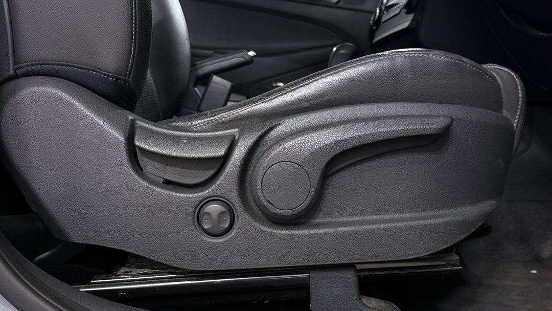 2018 Hyundai Tucson Active X (FWD), Automatic, 68959 km, Drivers Side Adjustment Panel