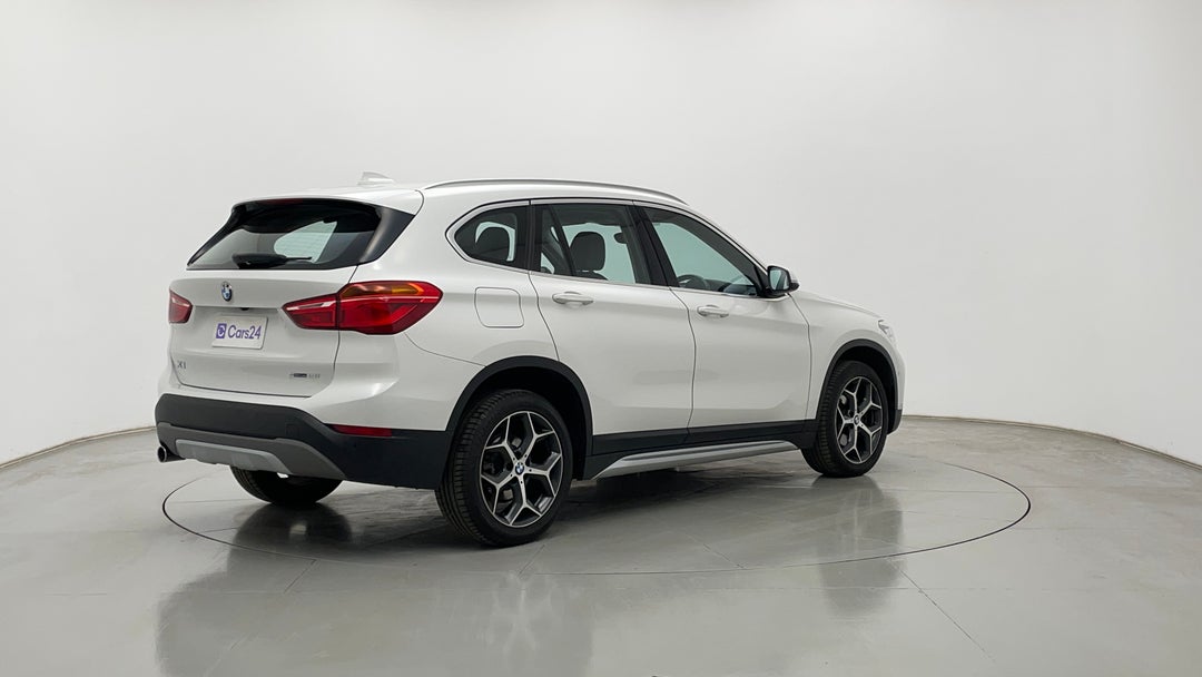 Right Back Diagonal (45- Degree) View