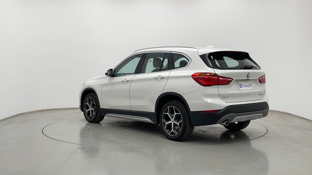 Left Back Diagonal (45- Degree) View