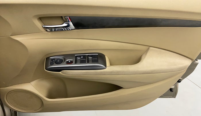2013 Honda City V MT PETROL, Petrol, Manual, 25,617 km, Driver Side Door Panels Control