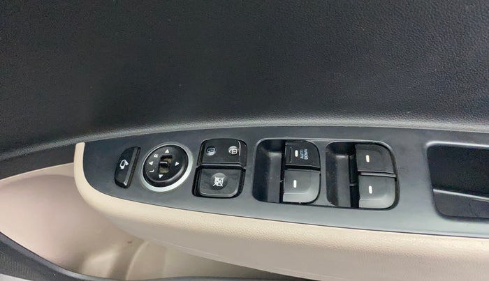 2016 Hyundai Grand i10 ASTA (O) 1.2 KAPPA VTVT, Petrol, Manual, 74,797 km, Right front window switch / handle - Master window function not working
