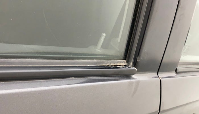 2015 Maruti Alto K10 VXI, Petrol, Manual, 76,570 km, Right rear door - Weather strip has minor damage