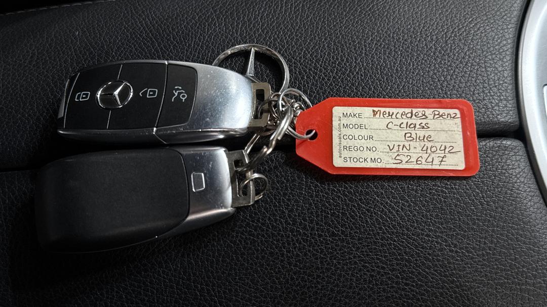 2019 Mercedes-benz C200 C200, Automatic, 71945 km, Key Close-up