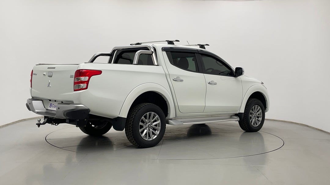 Right Back Diagonal (45- Degree) View