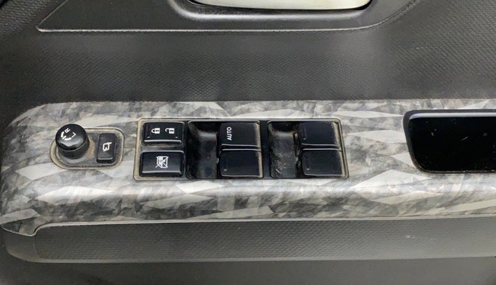 2019 Maruti New Wagon-R ZXI 1.2, Petrol, Manual, 29,805 km, Right front window switch / handle - Power window makes minor noise