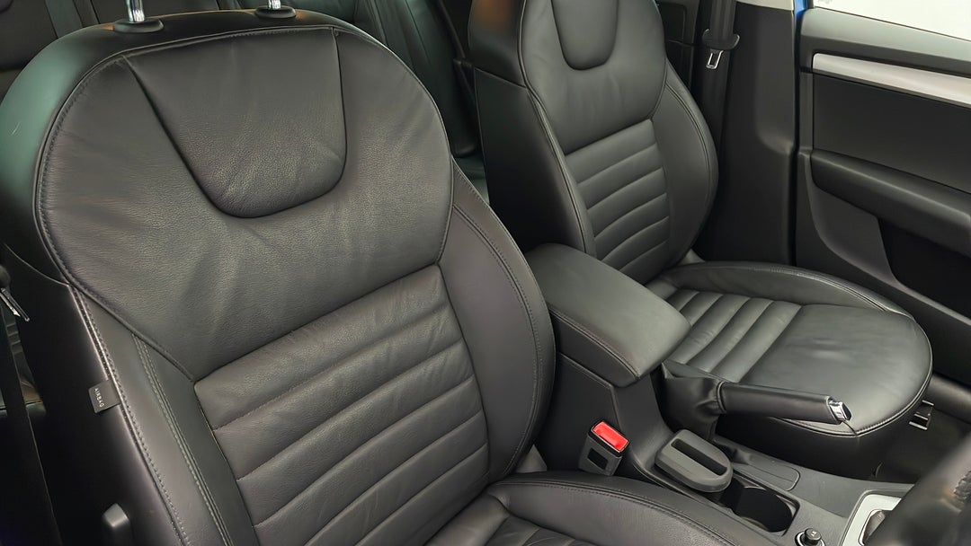 2015 SKODA Octavia 132 Tsi Elegance, Automatic, 110786 km, Right Side Front Door Cabin View