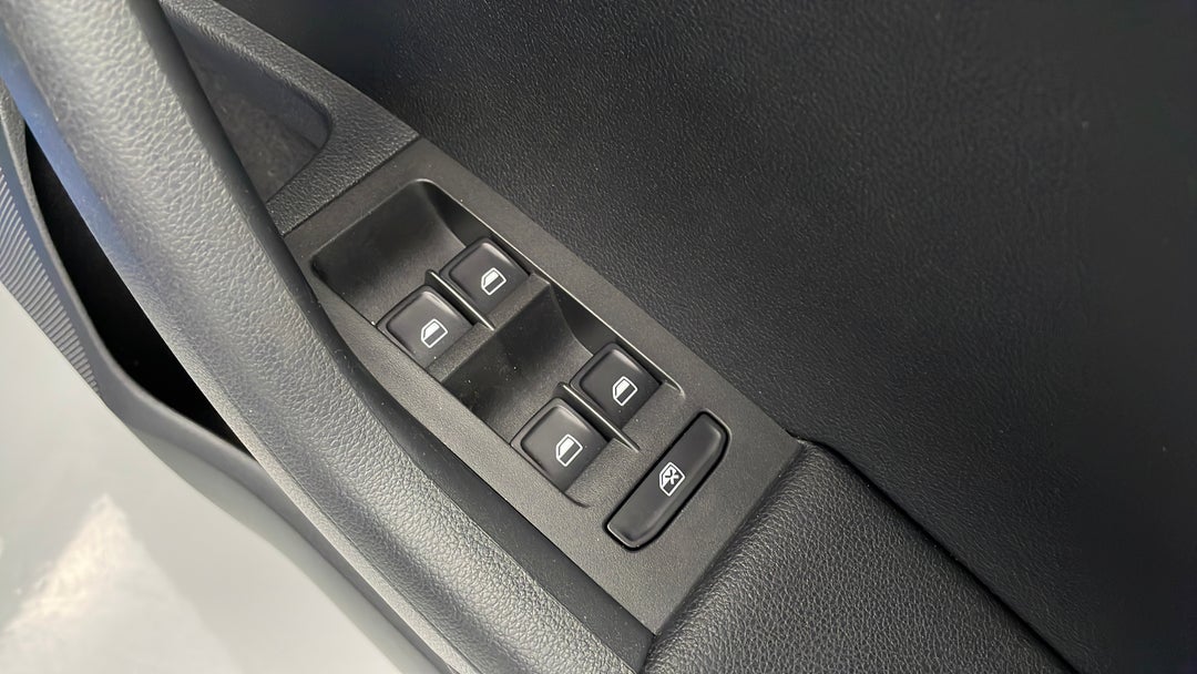 2015 SKODA Octavia 132 Tsi Elegance, Automatic, 110786 km, Drivers Side Door Panel Controls