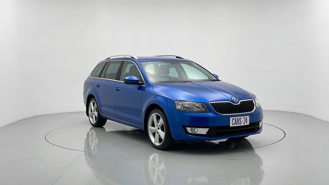 2015 SKODA Octavia 132 Tsi Elegance, Automatic, 110786 km, Right Front Diagonal (45- Degree) View